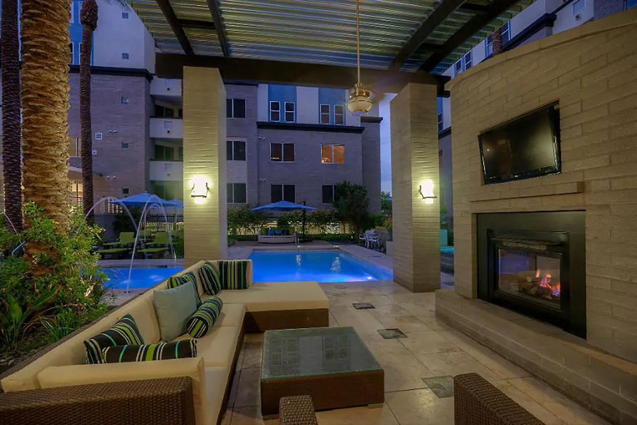 2 Story Loft With Mountain & City Views-King Bed & Parking 4011 Phoenix
